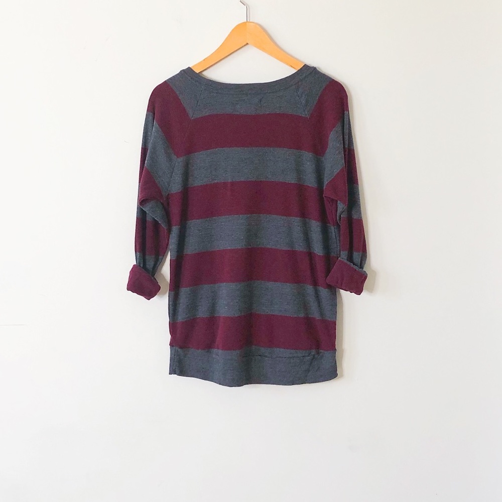 Aritzia TNA Pomona Striped V Neck Oversized Soft Casual T Shirt Rolled Sleeve XS - Picture 5 of 16